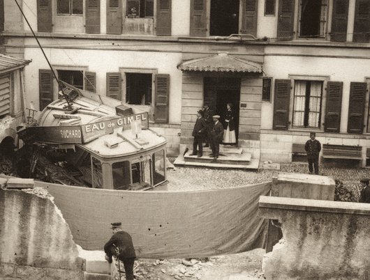 Accident de tramway et premier trolleybus