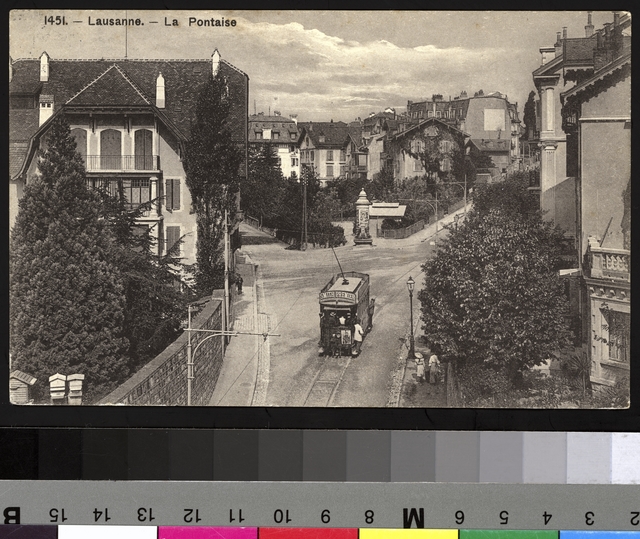 Tram sur la rue de la Pontaise